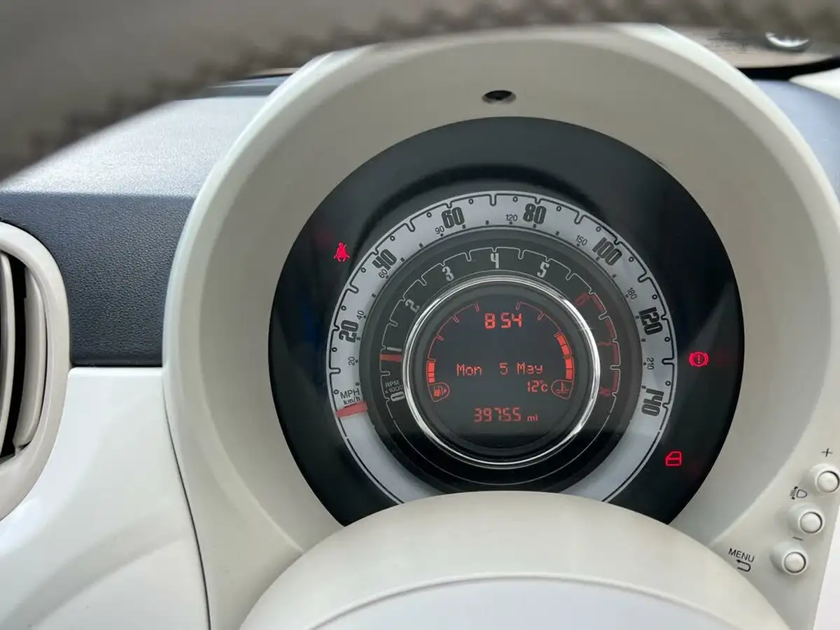 2015-fiat-500-12-lounge-ss-big-20