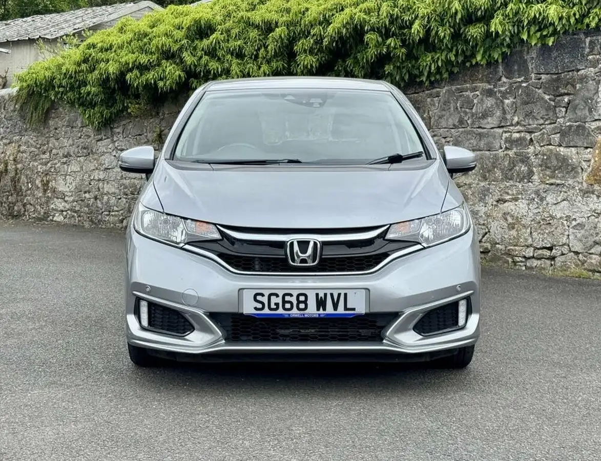 2018-honda-jazz-13-i-vtec-se-cvt-big-1