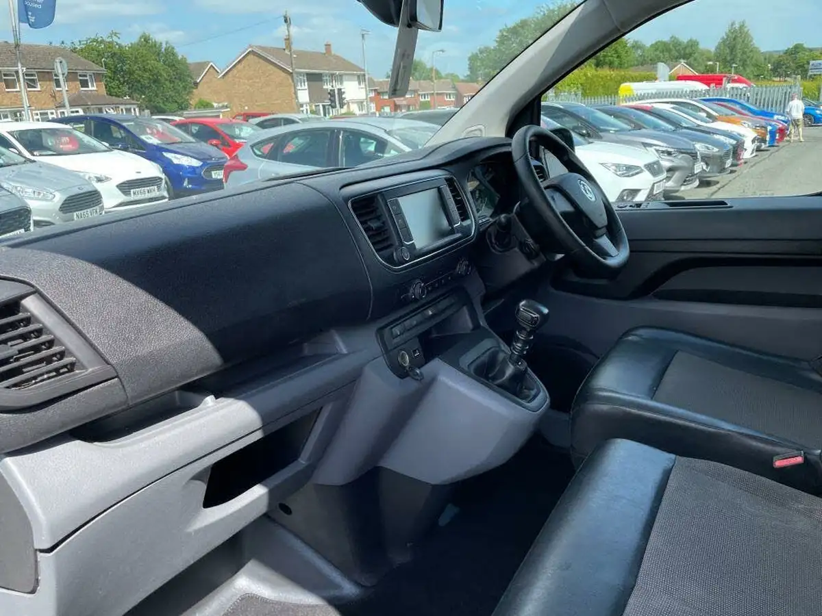 2019-vauxhall-vivaro-15td-2900-l2h1-dynamic-big-7