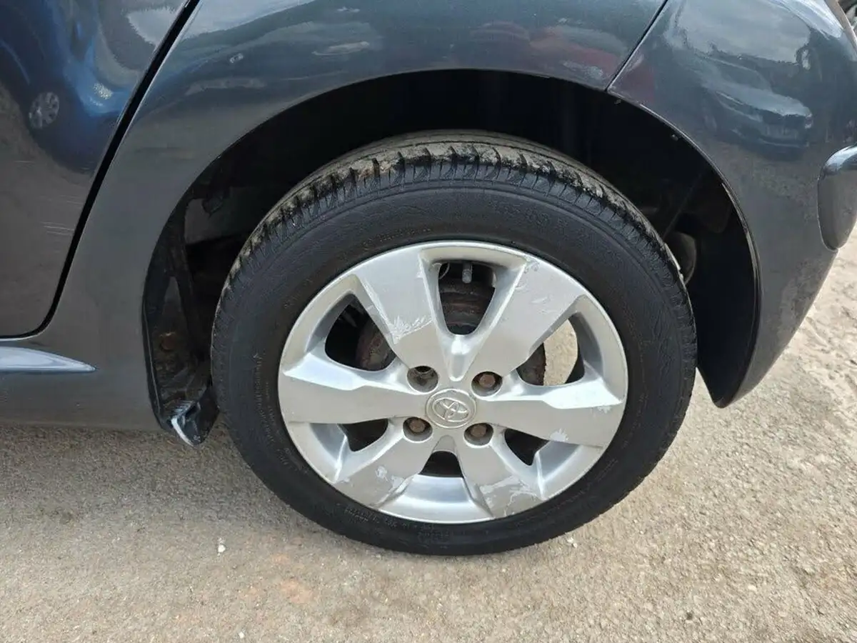 2011-toyota-aygo-10-aygo-go-vvt-i-5d-big-20