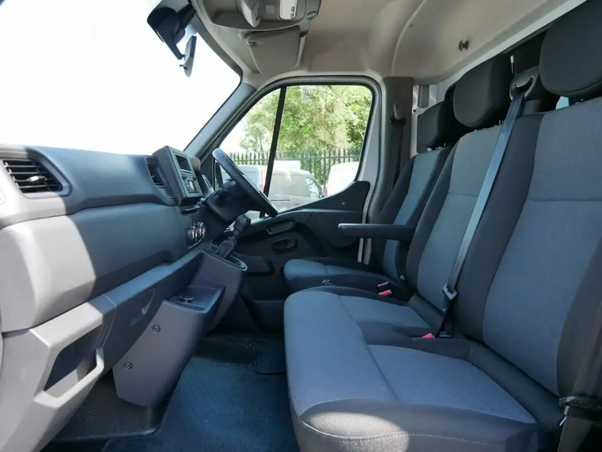 2024-renault-master-23dci-ll35-130-start-rwd-chassis-big-18