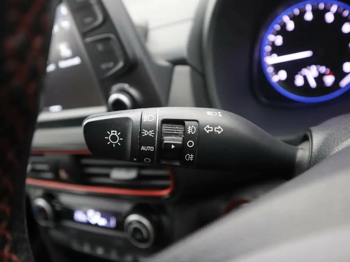 2018-hyundai-kona-10-t-gdi-premium-se-1-tone-roof-big-33