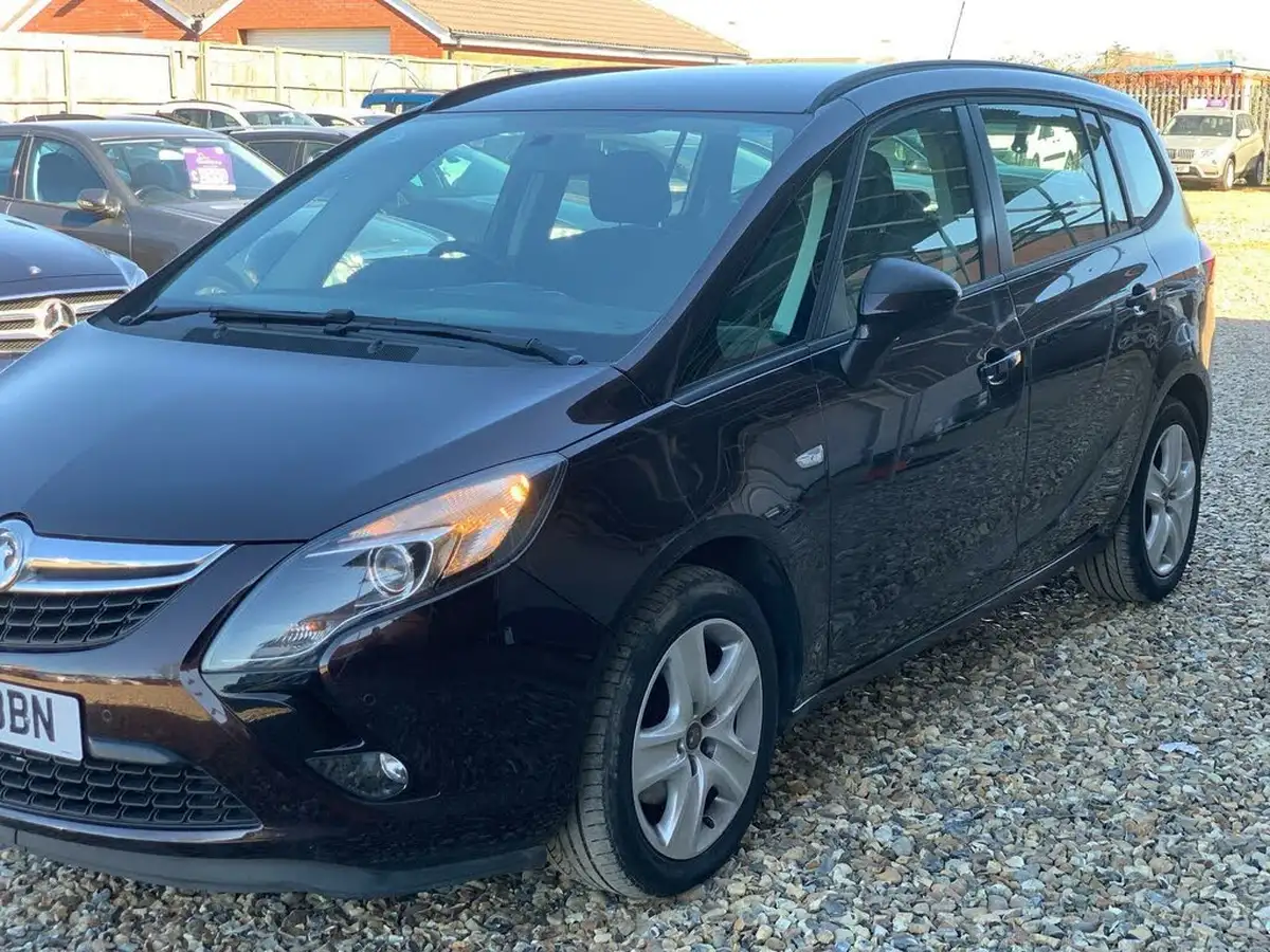2014-vauxhall-zafira-tourer-14-exclusiv-big-22