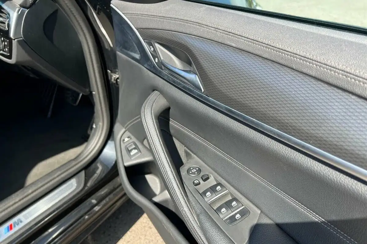 2022-bmw-5-series-20-530e-m-sport-touring-5d-big-34