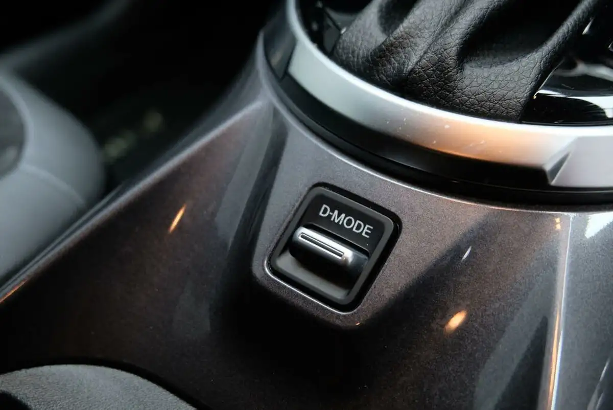 2024-nissan-juke-10-dig-t-n-connecta-dct-big-21