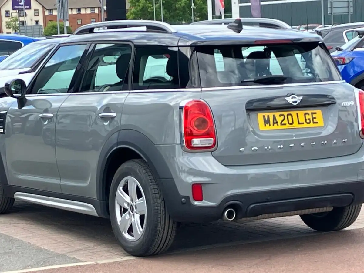 2020-mini-countryman-15-cooper-classic-big-32
