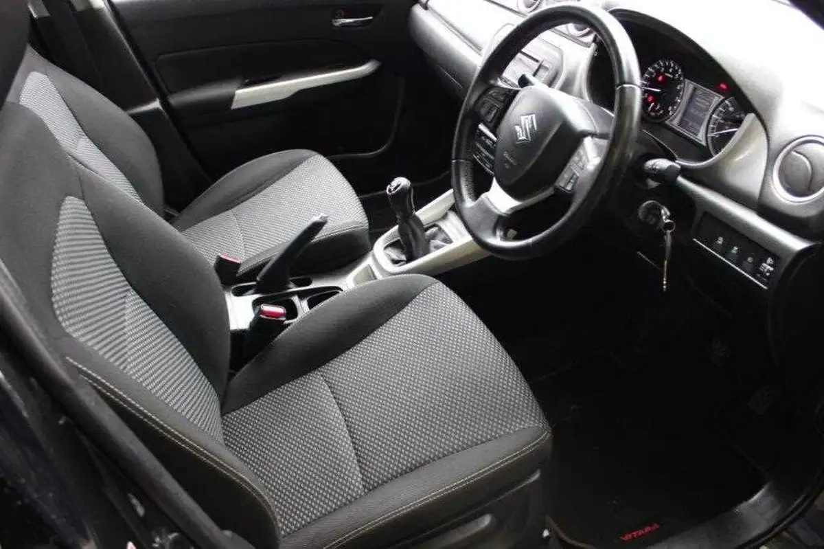 2017-suzuki-vitara-16-sz4-big-16
