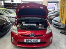 2010-toyota-prius-small-26
