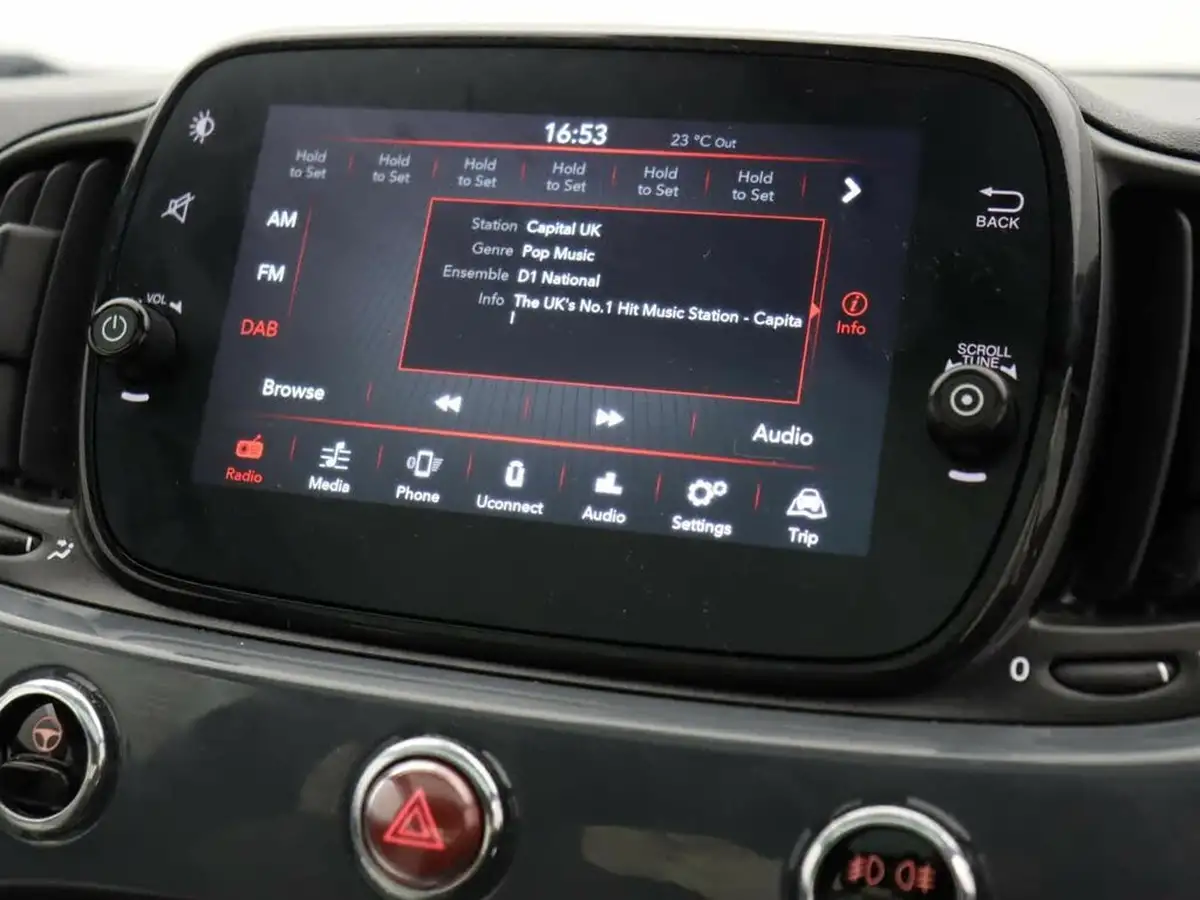 2021-fiat-500-10-dolcevita-big-18