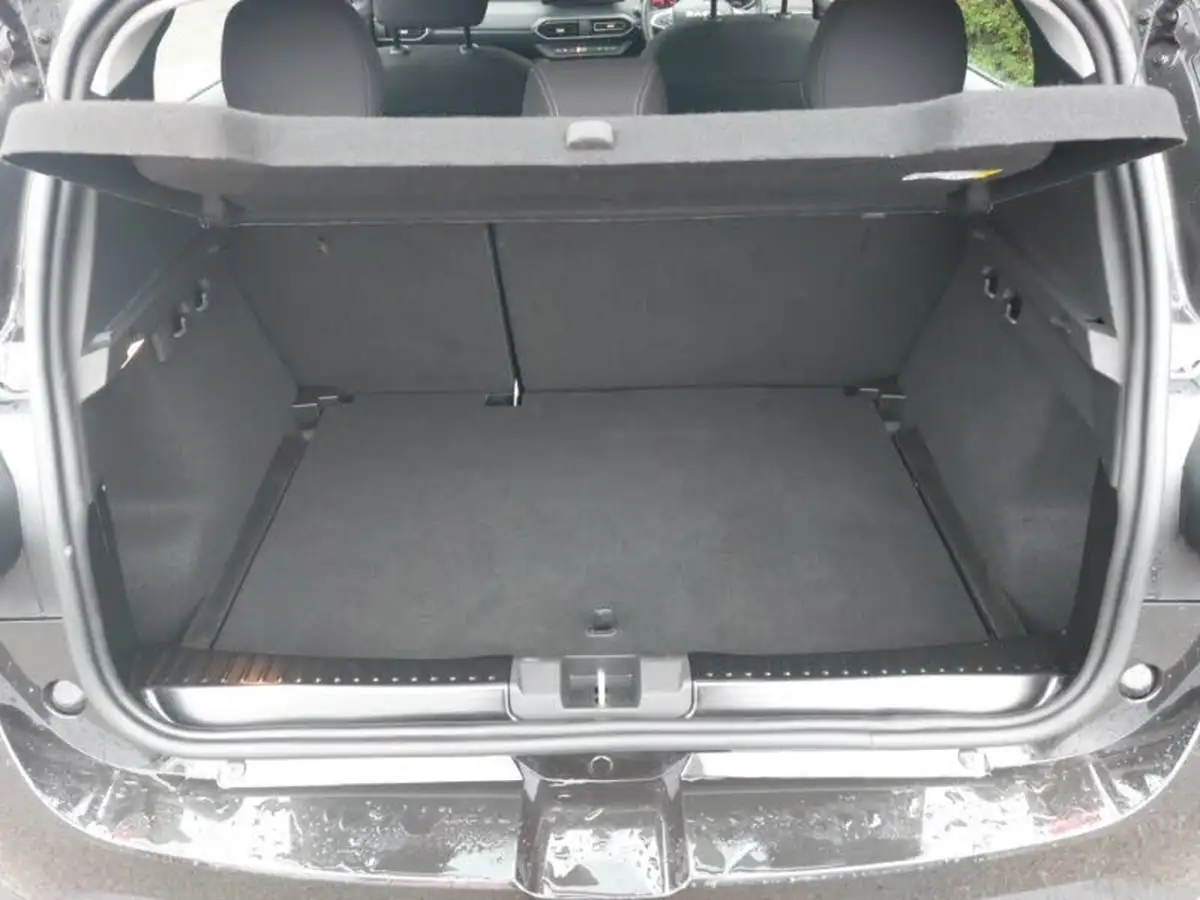 2024-dacia-sandero-stepway-10-tce-extreme-90bhp-big-7