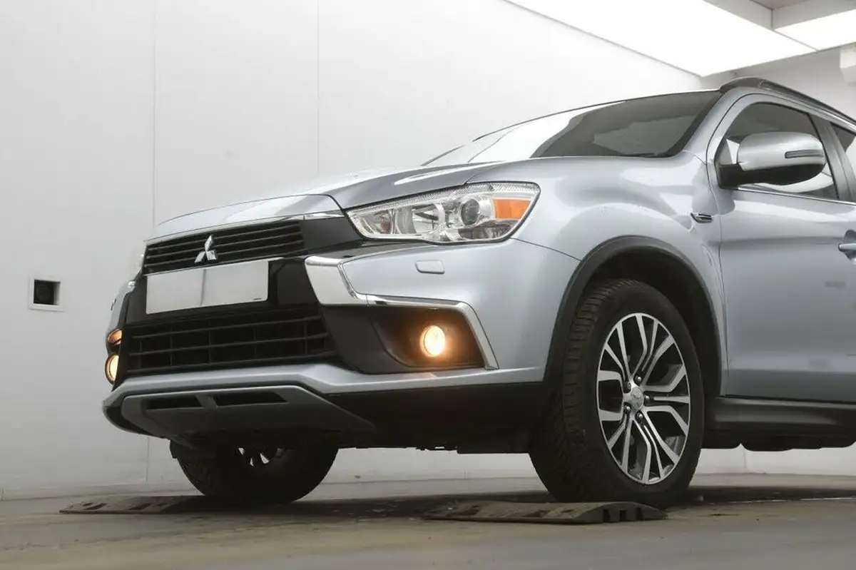 2016-mitsubishi-asx-22di-d-4-big-1