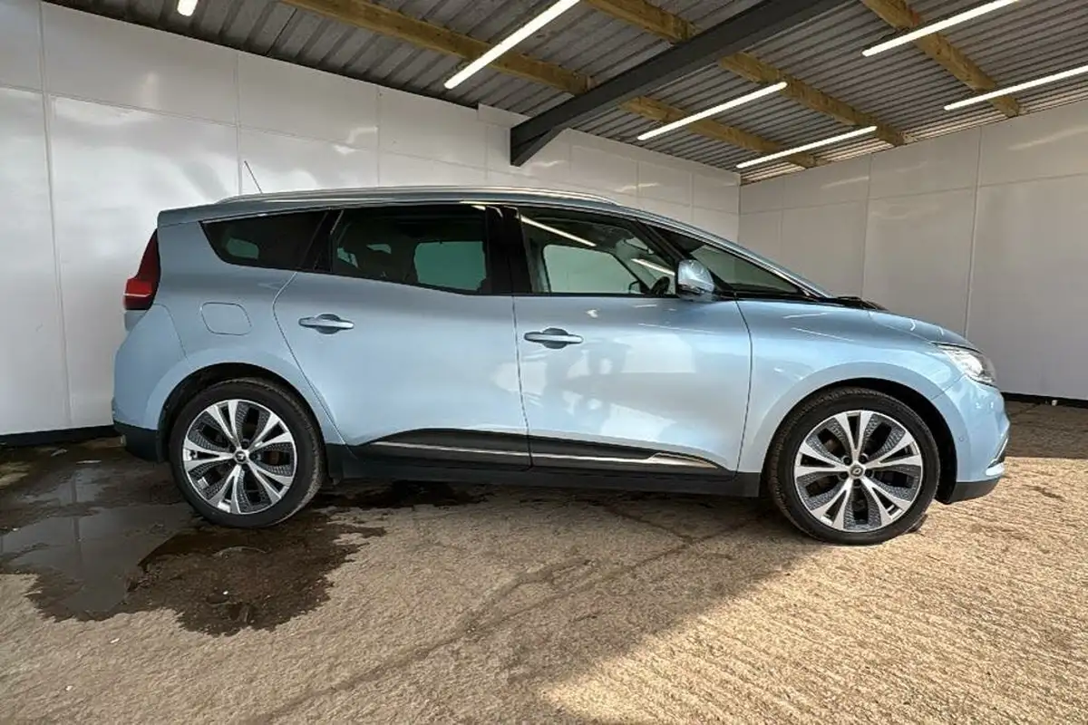2017-renault-scenic-15dci-dynamique-nav-edc-auto-big-2