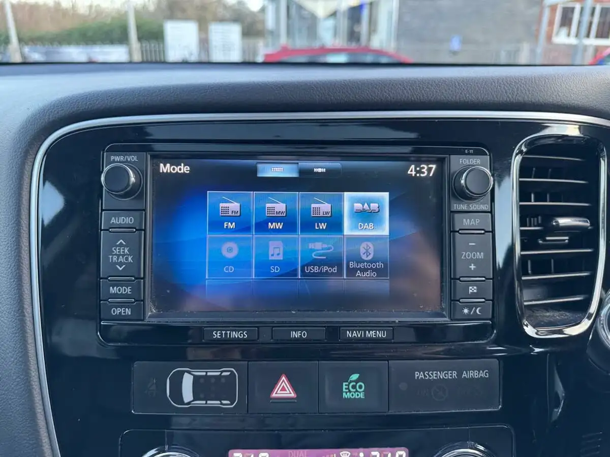 2014-mitsubishi-outlander-20-gx4hs-big-37