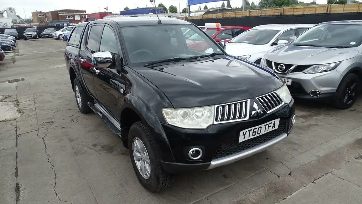 2010-mitsubishi-l200-25td-trojan-big-15