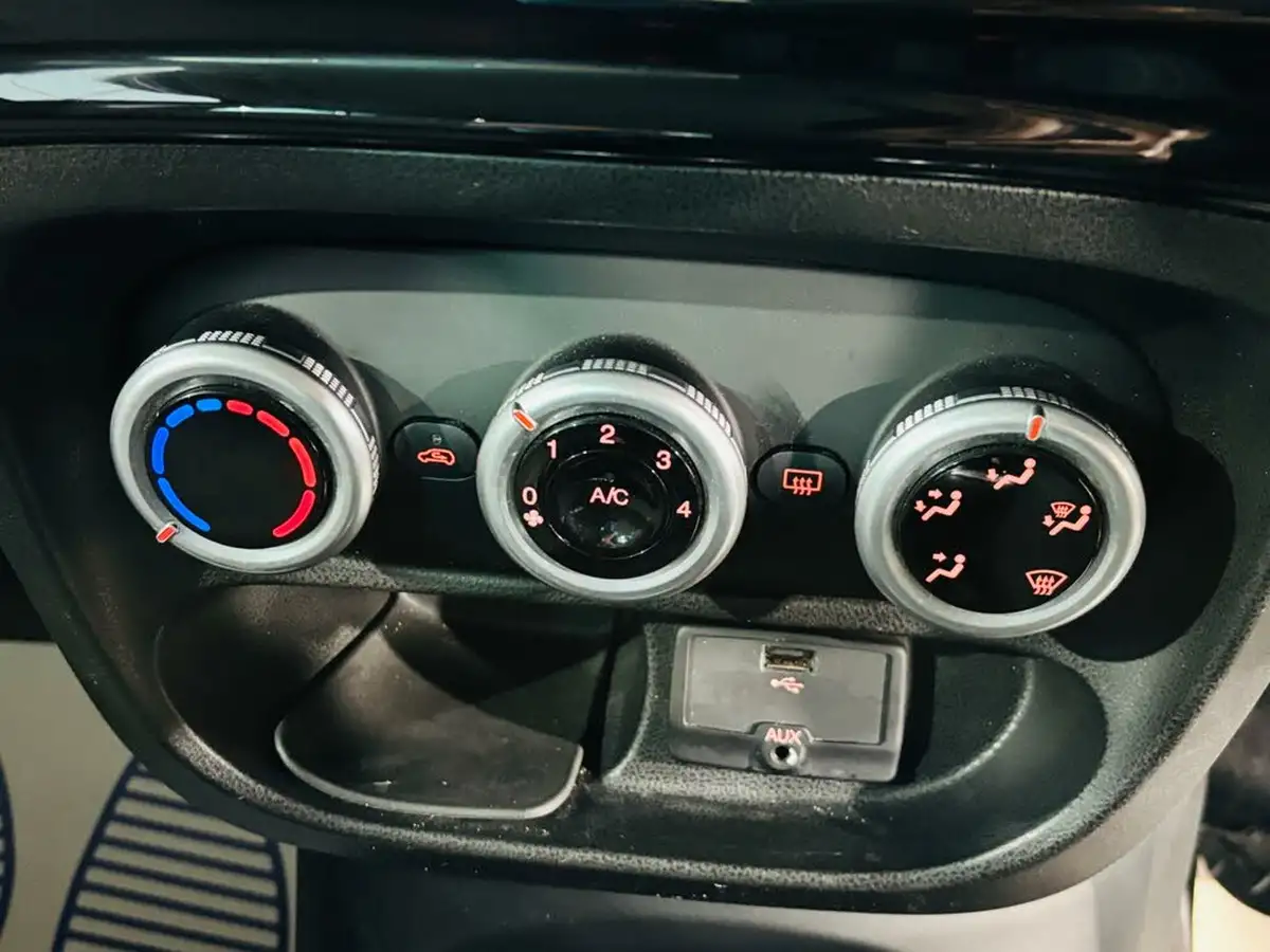 2014-fiat-500l-13-multijet-trekking-ss-dualogic-big-17