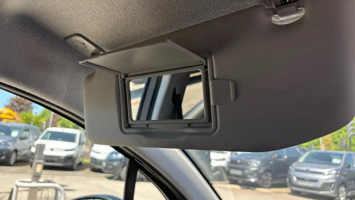 2018-citroen-c3-12-puretech-flair-110ps-ss-eat6-big-31