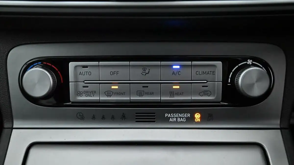 2020-hyundai-kona-e-premium-204ps-big-10