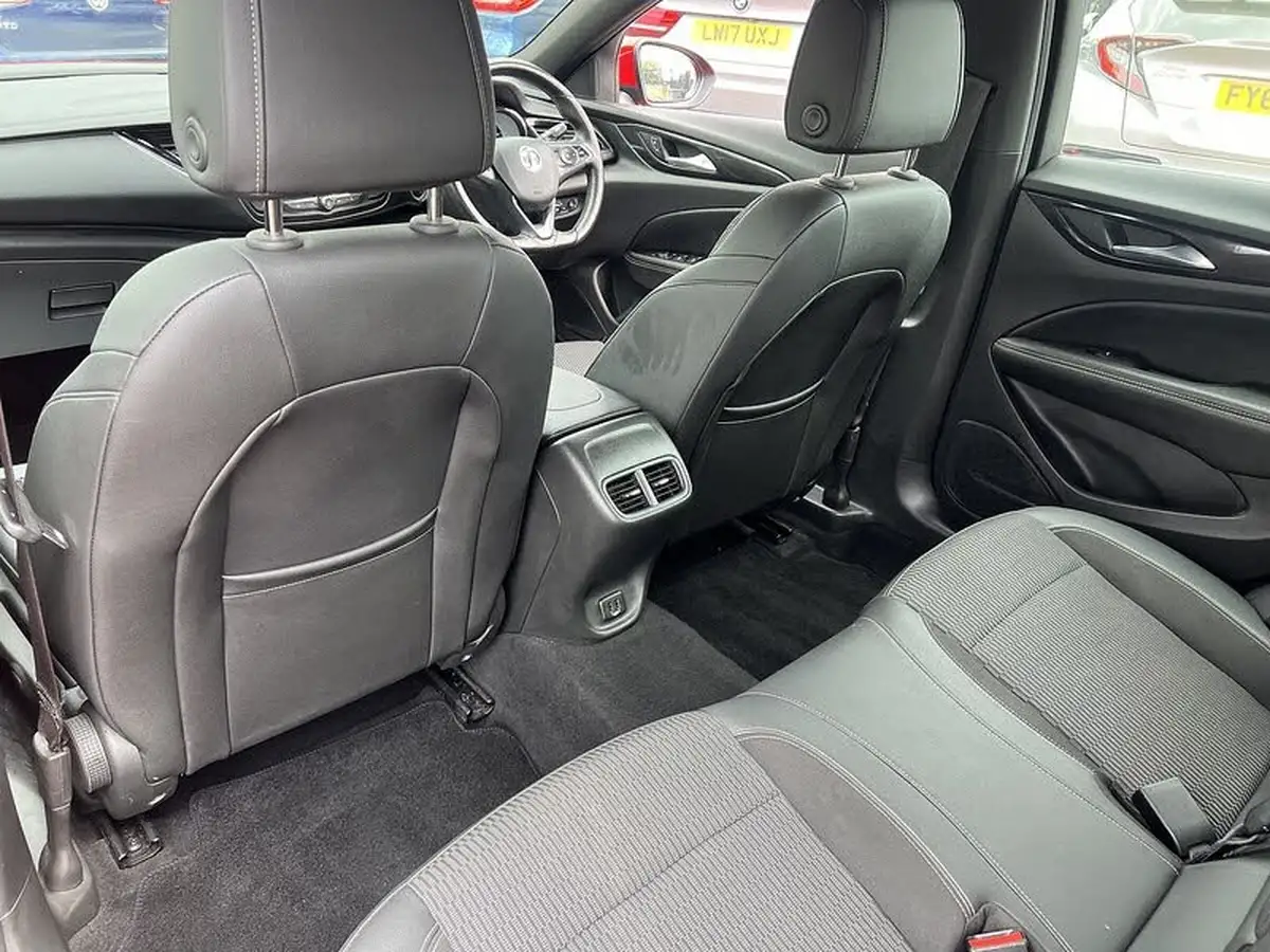 2019-vauxhall-insignia-grand-sport-15-turbo-sri-vx-line-nav-ss-auto-big-37