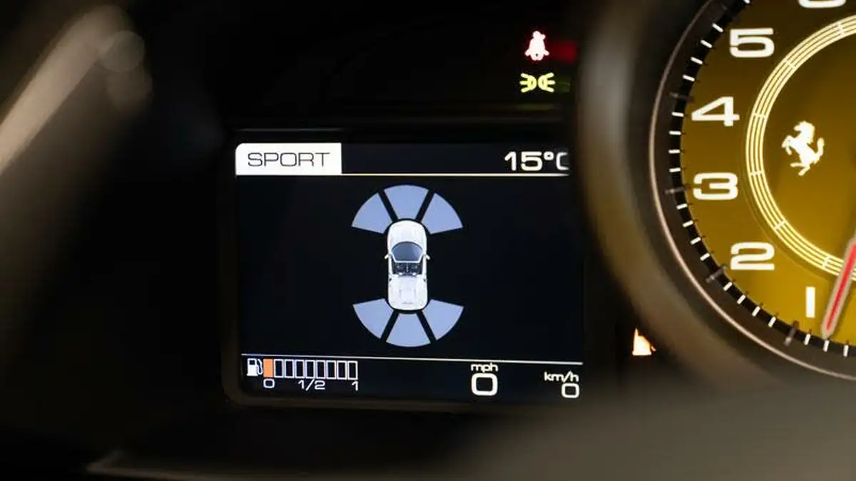 2017-ferrari-488-39-488-spider-big-35