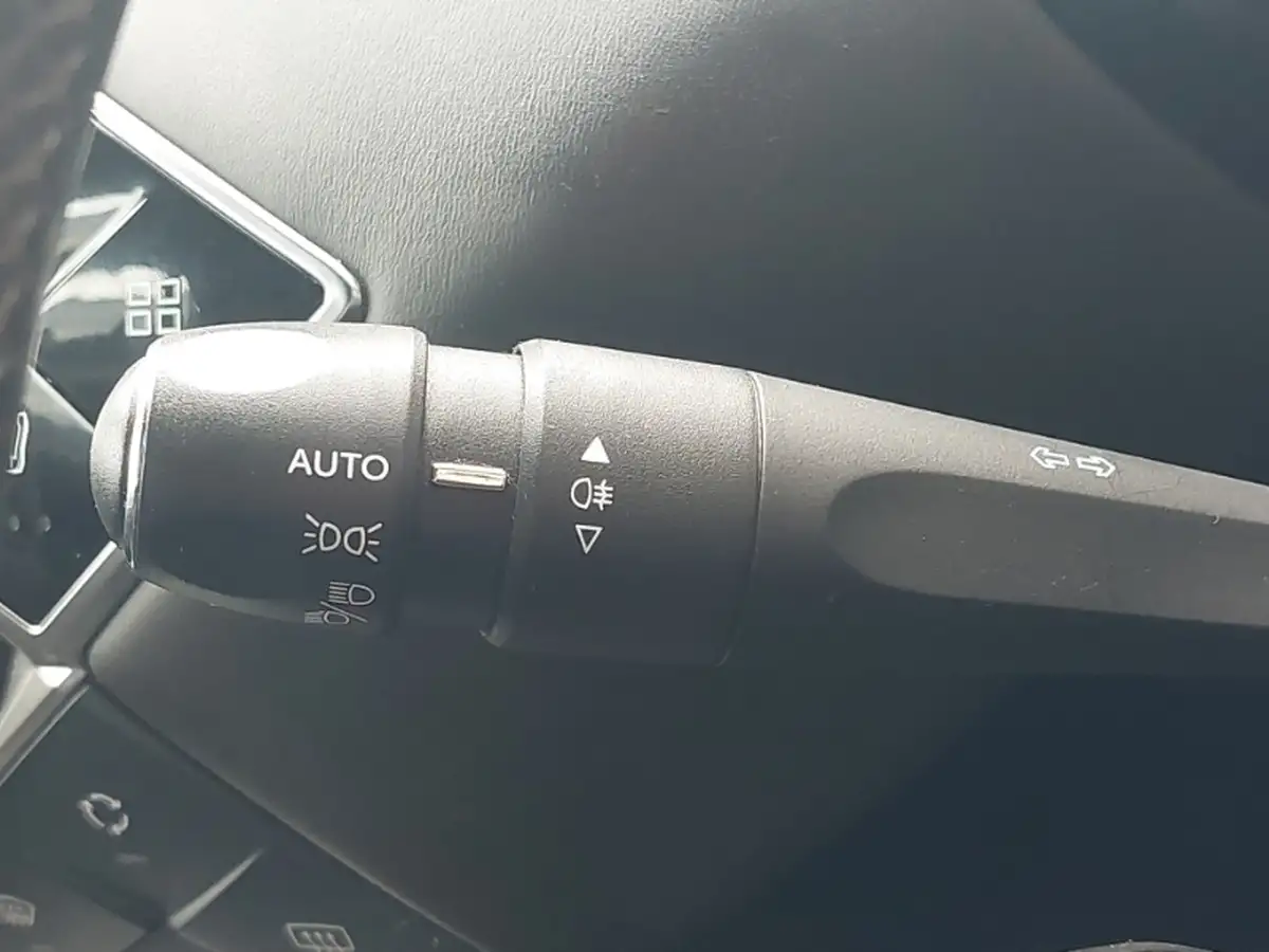 2018-honda-civic-10-vtec-turbo-se-129ps-hatchback-5d-cvt-big-16