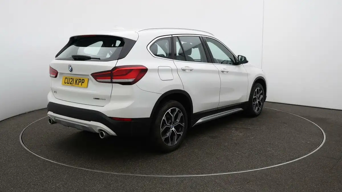 2021-bmw-x1-20-sdrive20i-xline-big-54
