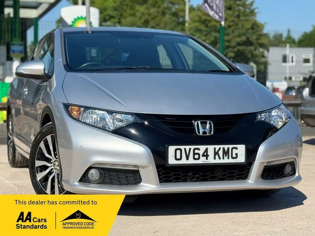2014-honda-civic-16td-se-plus-hatchback-big-0