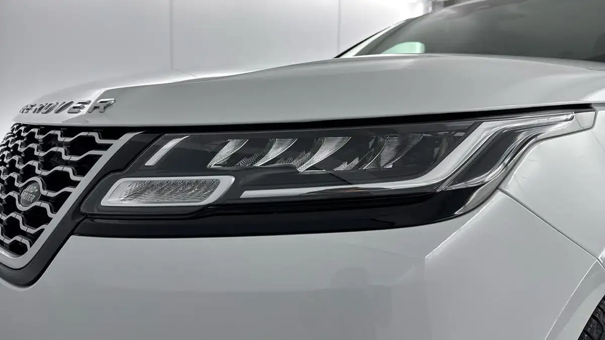 2022-land-rover-range-rover-velar-20-d200-velar-big-29