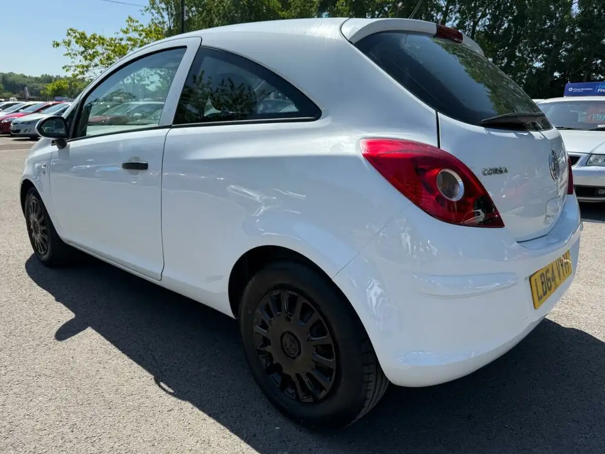 2015-vauxhall-corsa-12-s-3d-big-6