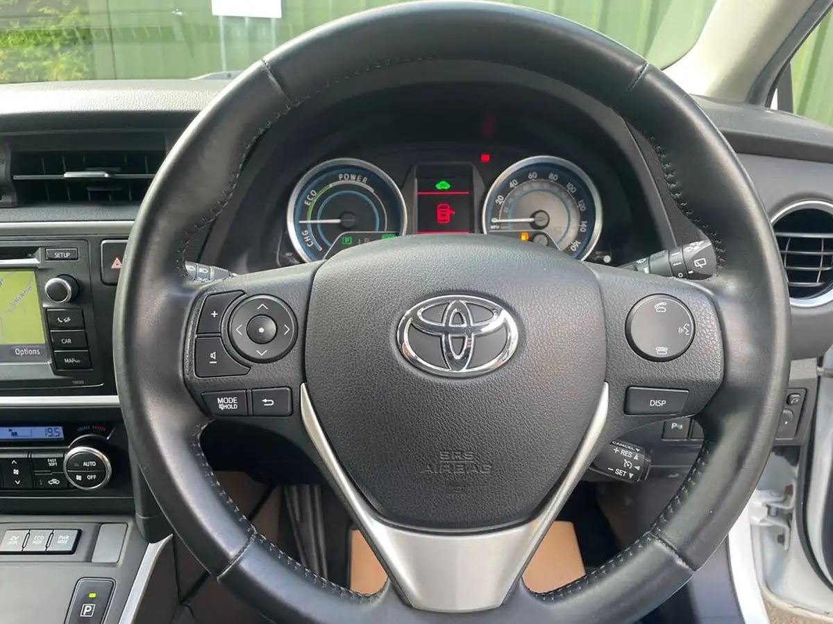 2012-toyota-auris-18-vvt-i-hsd-excel-big-21