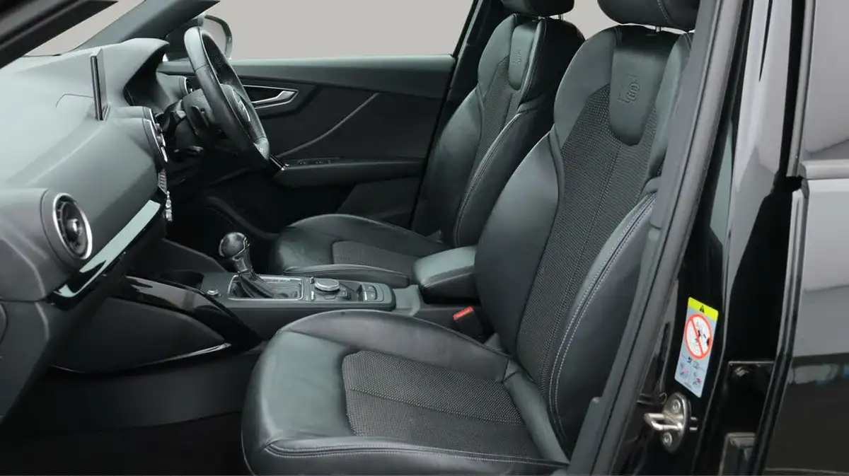 2020-audi-q2-20-40-tfsi-black-edition-big-14