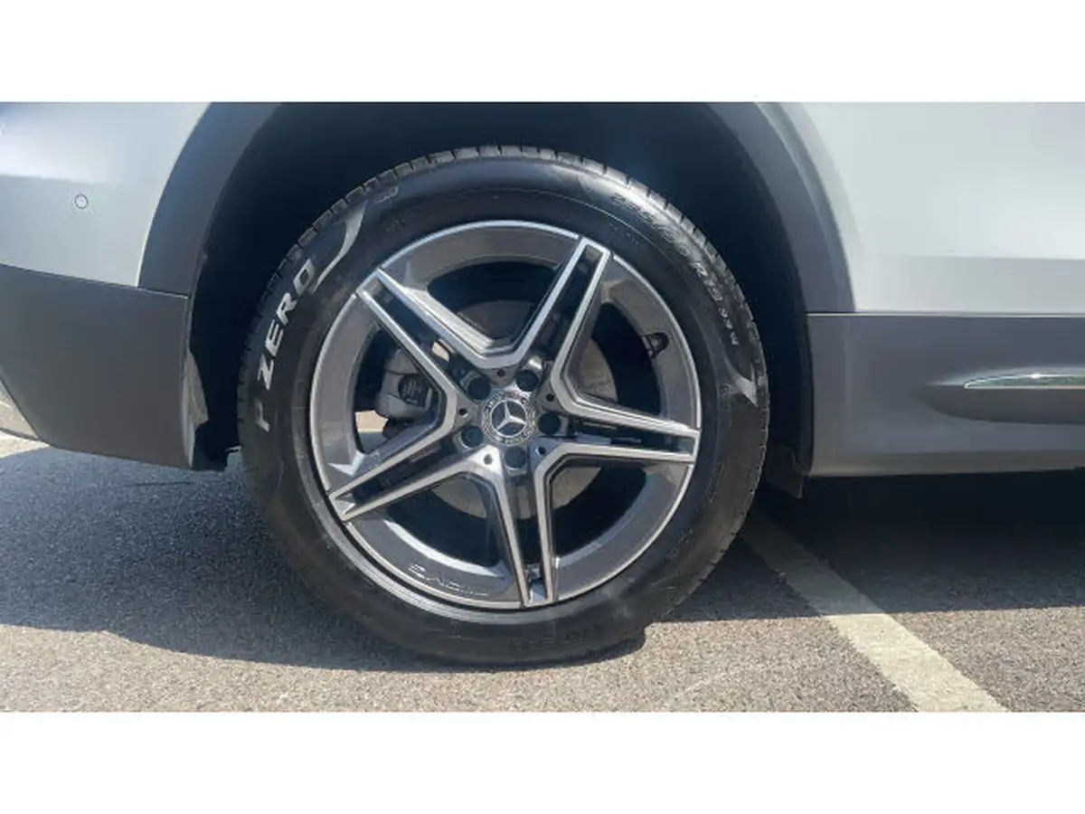 2023-mercedes-benz-glb-class-13-glb200-amg-line-executive-big-6