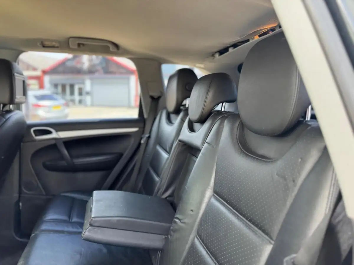2007-porsche-cayenne-32-big-18