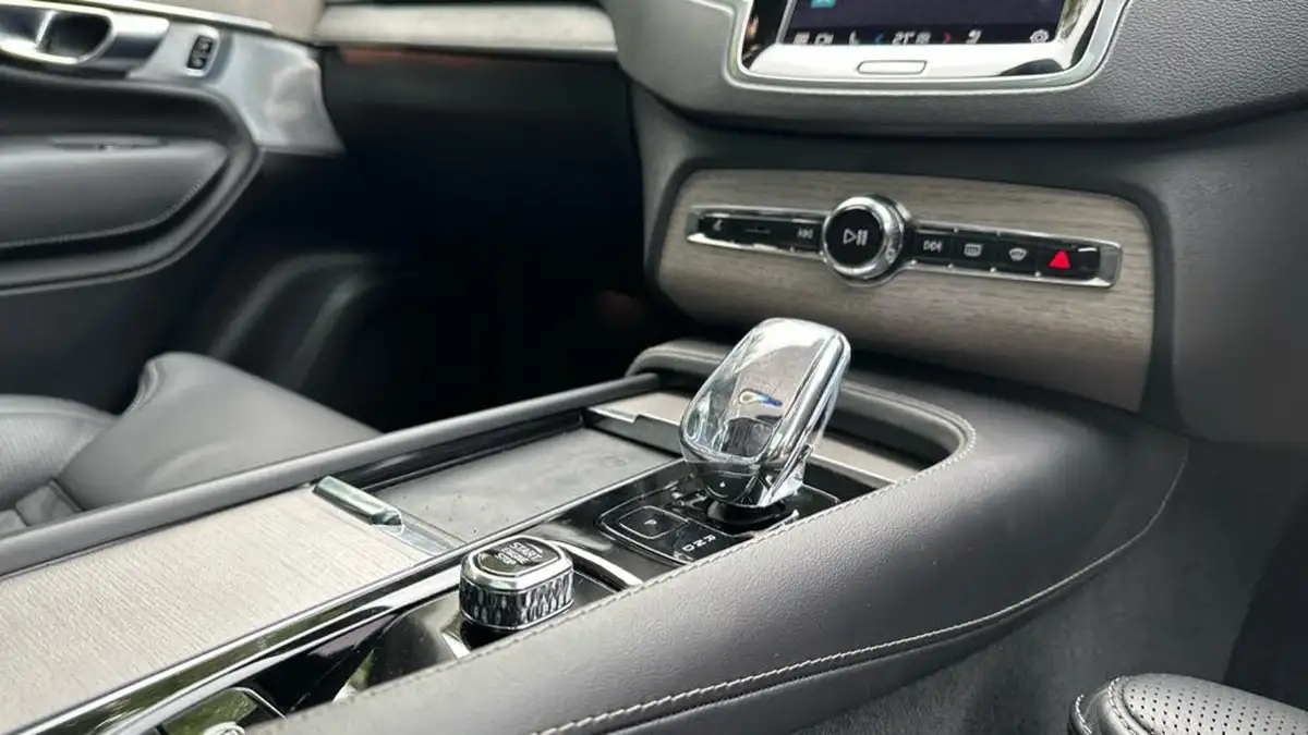 2024-volvo-xc90-20-b6-ultimate-big-24