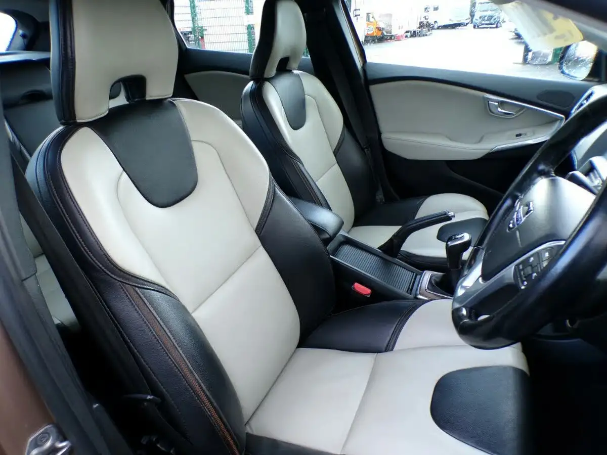 2014-volvo-v40-16td-d2-cross-country-lux-big-6