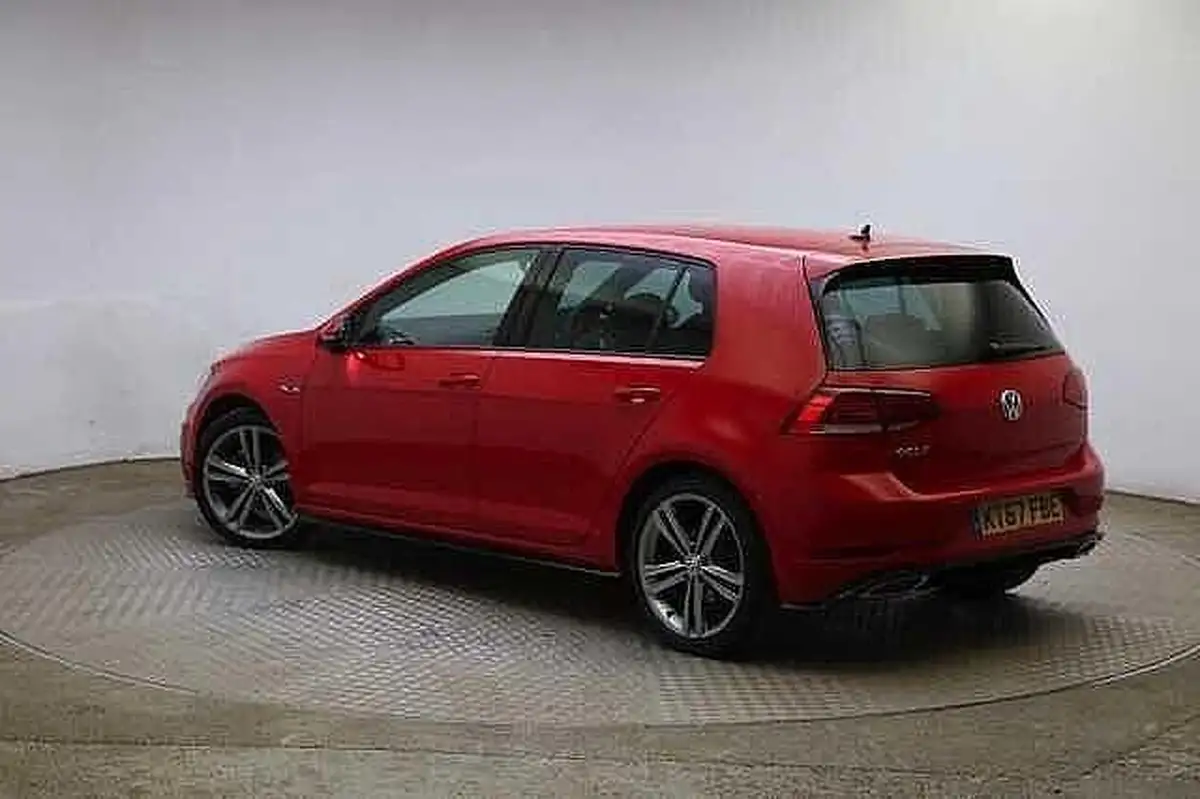 2018-volkswagen-golf-15-tsi-r-line-ss-5d-dsg-big-2