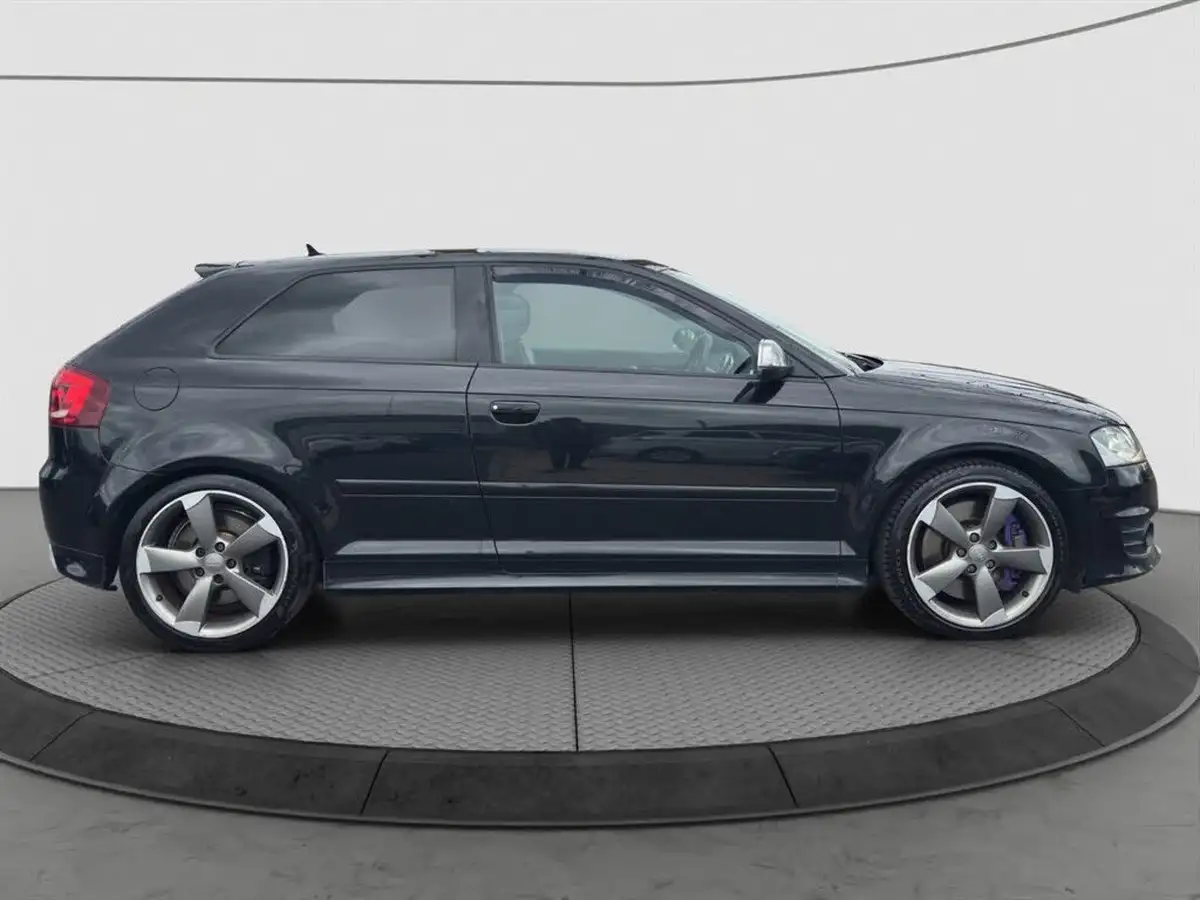2011-audi-s3-20-black-edition-hatchback-3d-s-tronic-big-14
