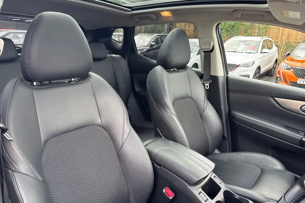 2019-nissan-qashqai-15dci-tekna-19in-alloysglass-roof-pack-dct-big-39