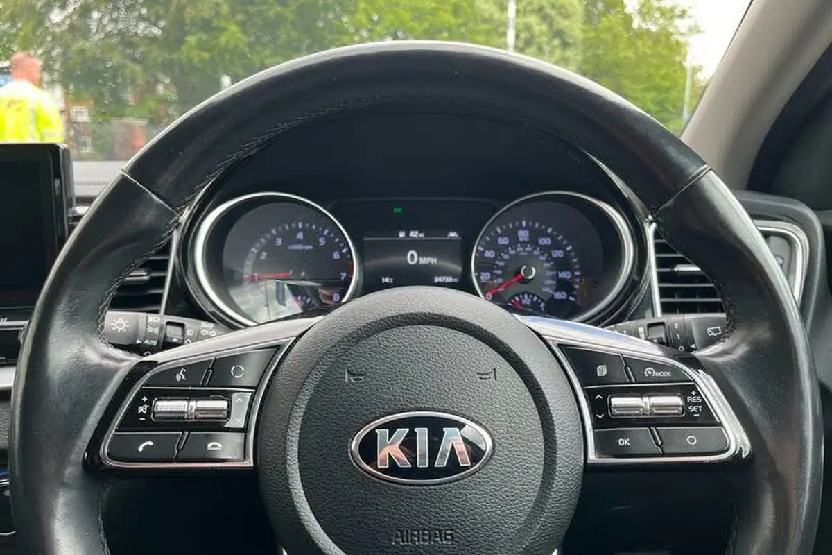 2021-kia-xceed-10-t-gdi-3-big-11