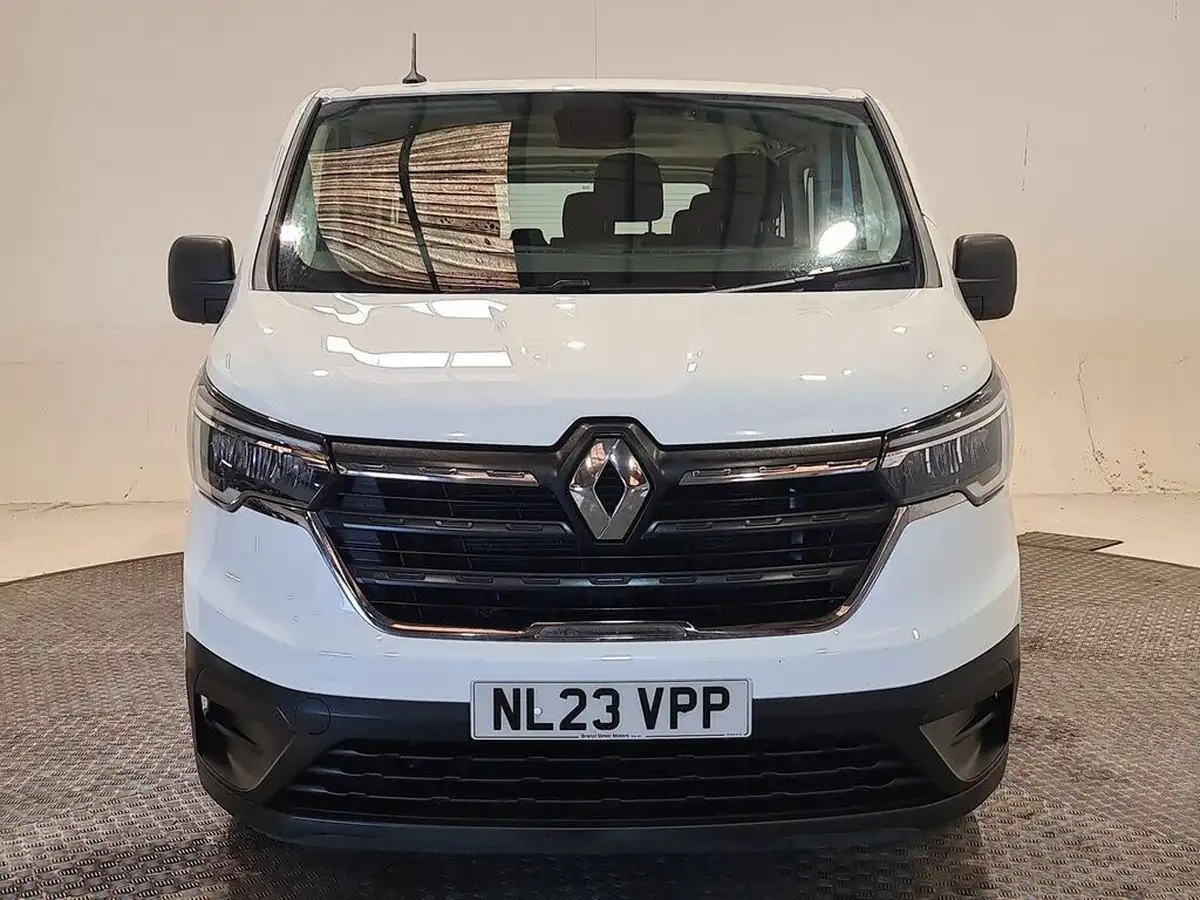 2023-renault-trafic-passenger-20-blue-dci-sl28-150-business-big-12
