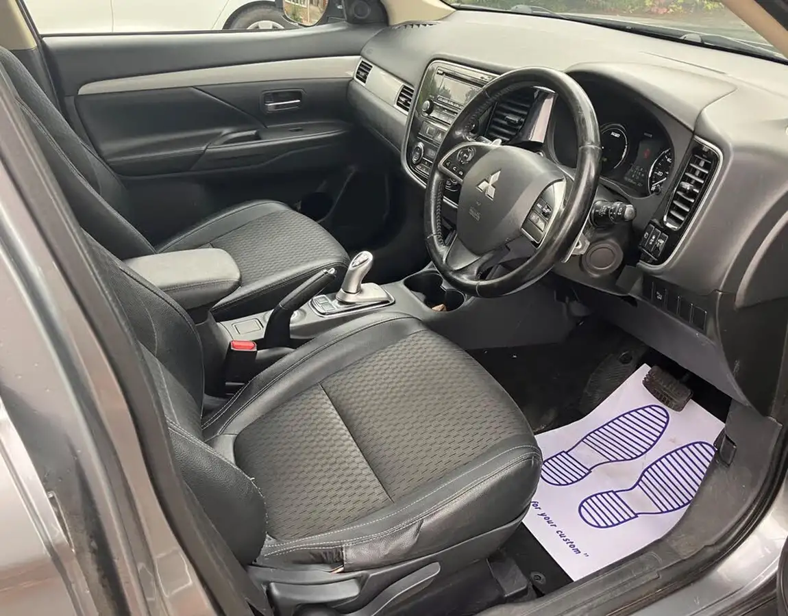2015-mitsubishi-outlander-20-gx3h-phev-5st-big-8