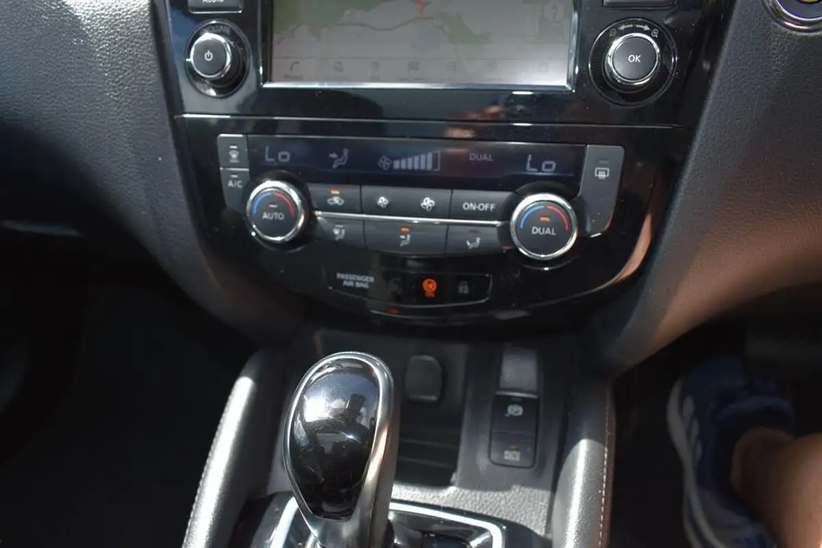 2020-nissan-qashqai-13-dig-t-n-connecta-160ps-auto-big-21