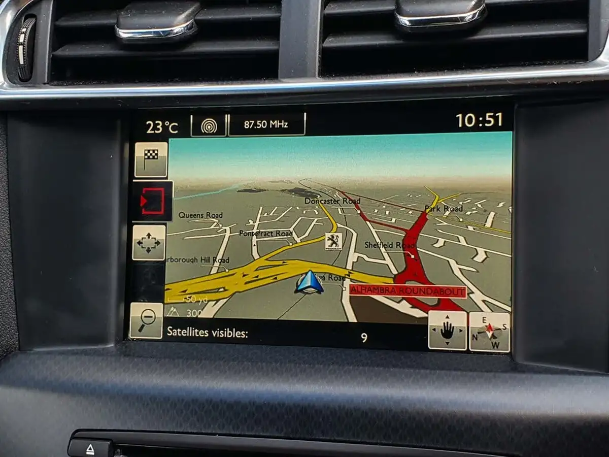 2015-citroen-ds4-16e-hdi-dstyle-nav-etg6-big-23