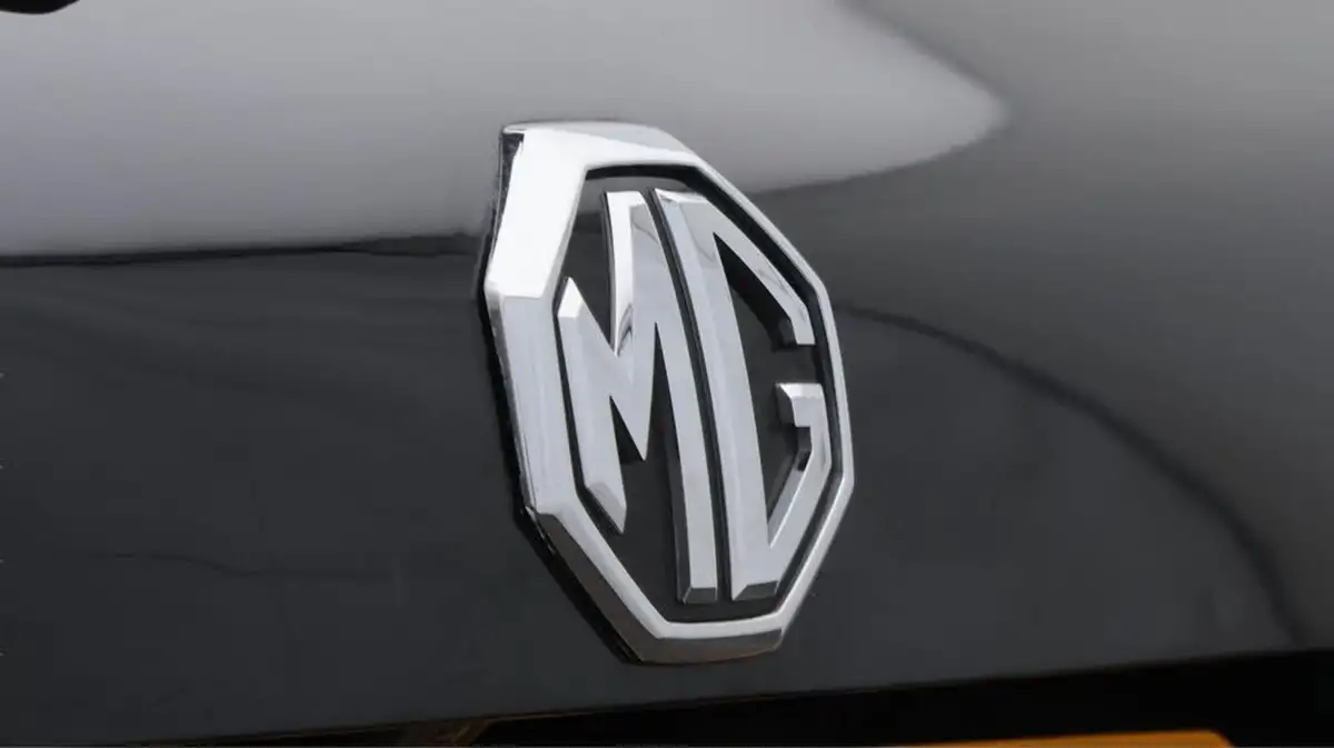 2022-mg-hs-15t-gdi-exclusive-162ps-dct-big-22