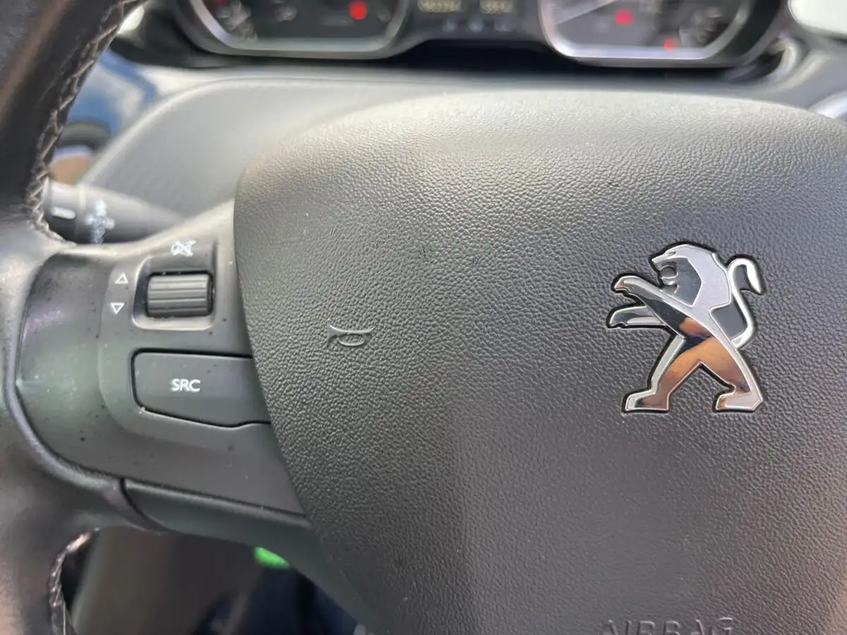 2019-peugeot-2008-suv-12-puretech-allure-premium-82bhp-big-25