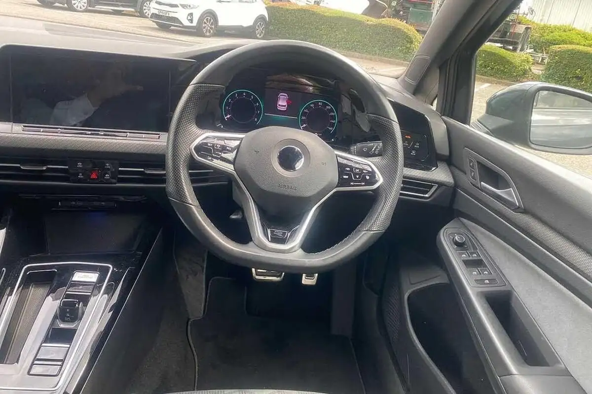 2022-volkswagen-golf-15-etsi-r-line-150ps-hatchback-big-13