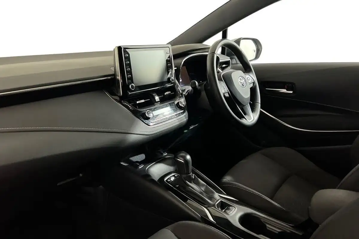 2022-toyota-corolla-18-vvt-i-icon-tech-spare-wheel-touring-sports-5d-big-10