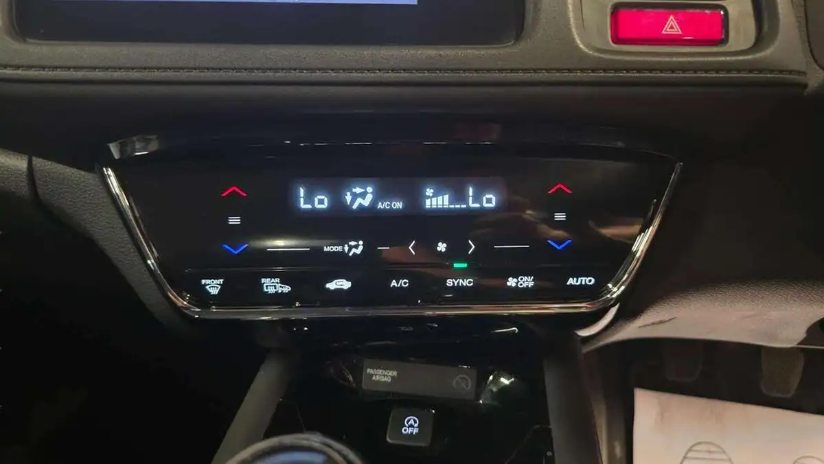 2016-honda-hr-v-15-i-vtec-se-navi-big-29