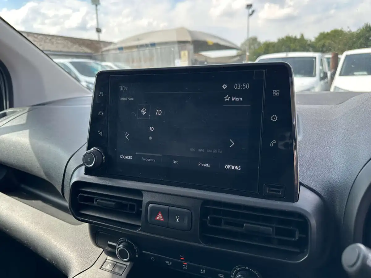2019-vauxhall-combo-15cdti-sportive-2300-16v-100pseu6dt-l1h1-panel-big-17
