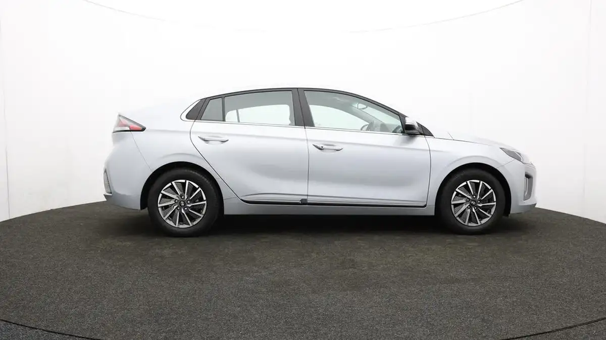 2022-hyundai-ioniq-e-premium-electric-big-34