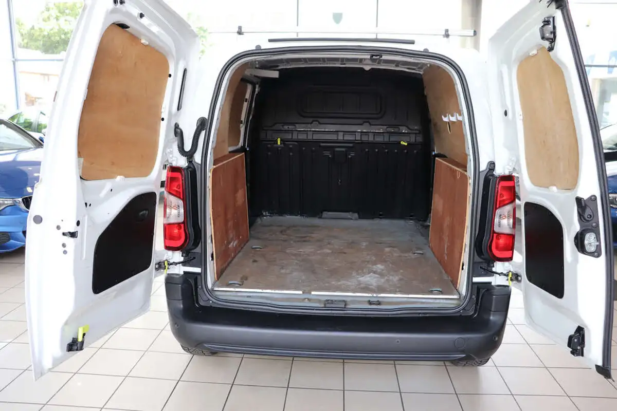 2020-citroen-berlingo-15bluehdi-1000-enterprise-100pseu6dt-e-ss-panel-big-45